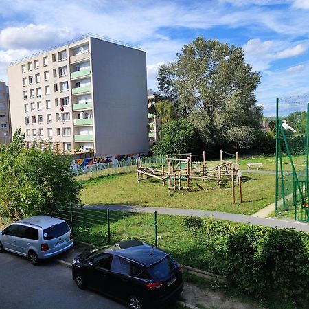 Room & Parking In Shared Appartment With Proprietor L 25 Mins From Paris Gare Du Nord, Cdg Airport & Stade De France Montmagny Ngoại thất bức ảnh
